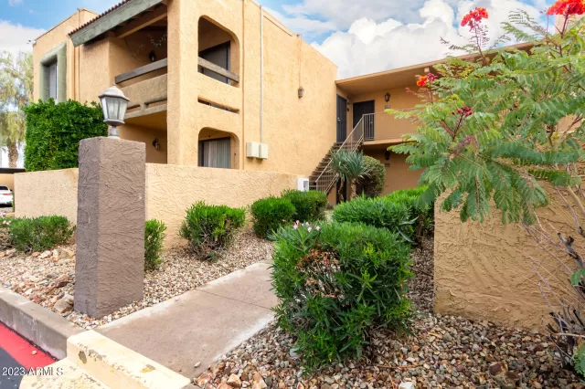 MLS: 6638898 Condo For Sale