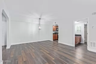 Photo #2: 6638898 Listing 