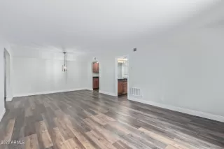 Photo #5: 6638898 Listing 