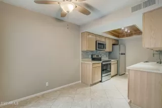 Photo #4: 6638930 Listing