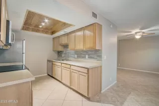 Photo #6: 6638930 Listing