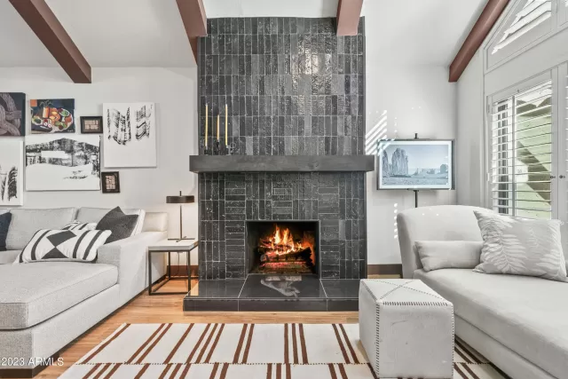 MLS: 6638961 Condo For Sale