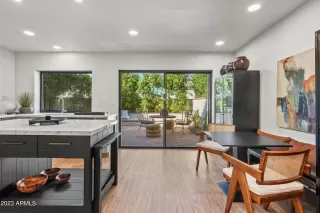 Photo #2: 6638961 Listing 