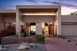 Photo #5: 6638996 Listing