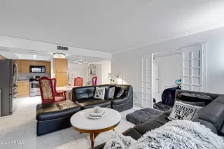 Photo #2: 6639467 Listing