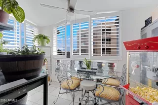 Photo #5: 6639467 Listing