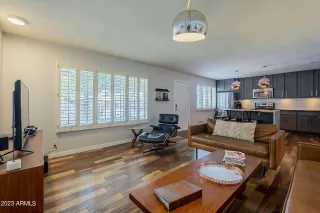 Photo #3: 6639493 Listing