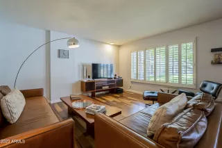 Photo #4: 6639493 Listing
