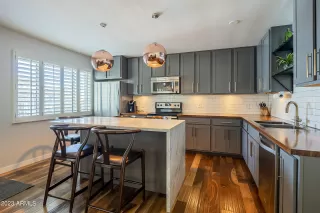 Photo #6: 6639493 Listing