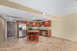 Photo #3: 6639680 Listing