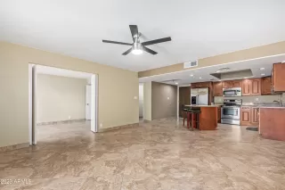 Photo #5: 6639680 Listing