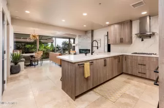 Photo #1: 6640026 Listing