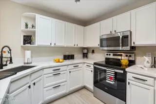 Photo #4: 6640082 Listing