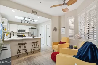 Photo #6: 6640082 Listing