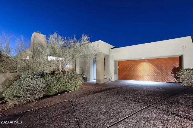 MLS: 6640090 Condo For Sale