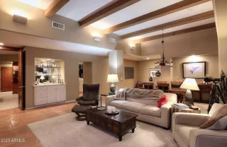 Photo #4: 6640090 Listing