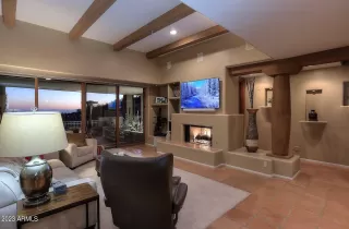 Photo #5: 6640090 Listing