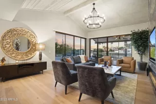 Photo #1: 6640095 Listing