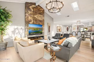 Photo #5: 6640095 Listing