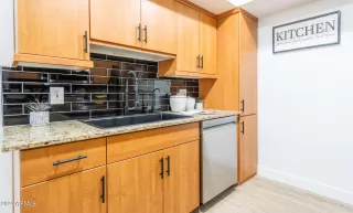 Photo #1: 6640144 Listing