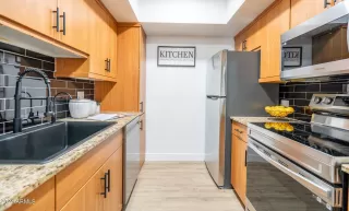 Photo #2: 6640144 Listing