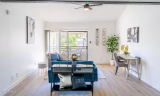 Photo #4: 6640144 Listing