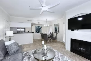 Photo #4: 6640185 Listing