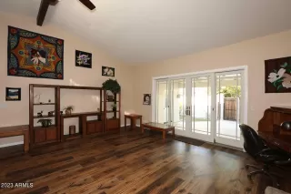 Photo #4: 6640353 Listing