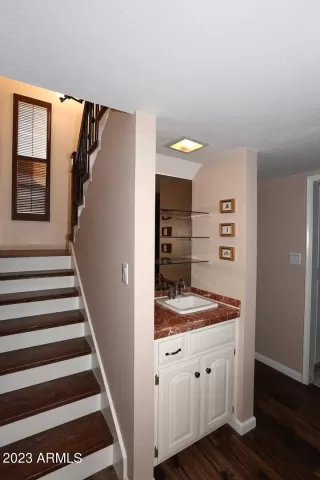 Photo #6: 6640353 Listing