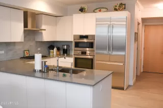 Photo #5: 6640366 Listing