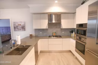 Photo #6: 6640366 Listing