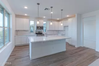 Photo #3: 6640546 Listing 
