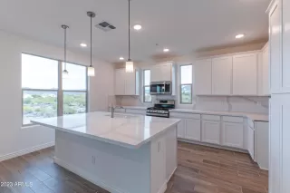 Photo #4: 6640546 Listing 