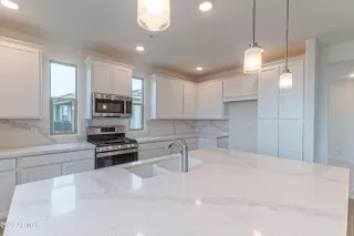 Photo #5: 6640546 Listing 