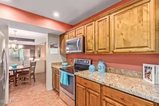 Photo #2: 6640559 Listing 