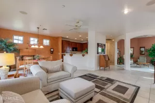 Photo #4: 6640582 Listing