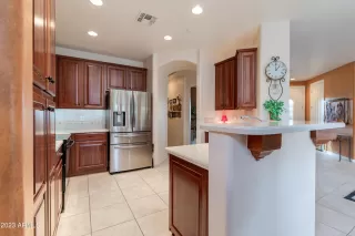 Photo #5: 6640582 Listing