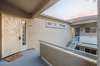 Photo #5: 6640662 Listing