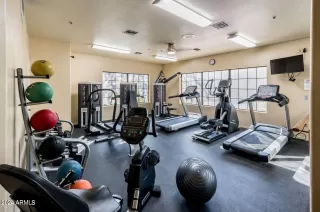 Photo #5: 6640742 Listing