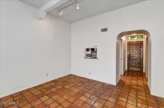 Photo #3: 6640795 Listing