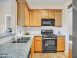 Photo #3: 6640827 Listing