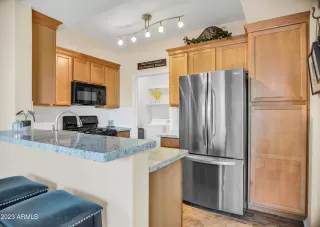 Photo #4: 6640827 Listing