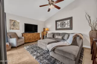 Photo #4: 6641221 Listing