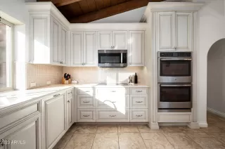 Photo #2: 6641295 Listing 