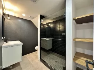 Photo #4: 6641453 Listing