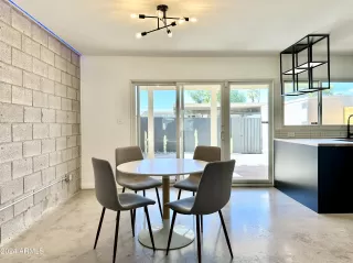 Photo #6: 6641453 Listing