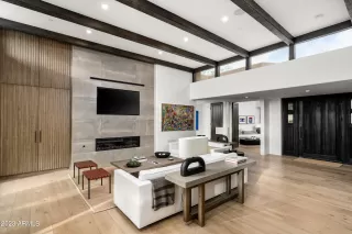 Photo #5: 6641498 Listing