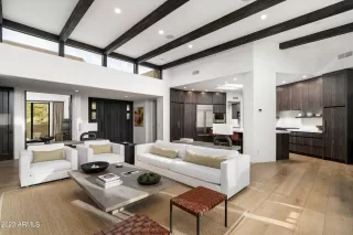 Photo #6: 6641498 Listing