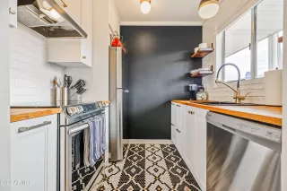 Photo #5: 6641561 Listing