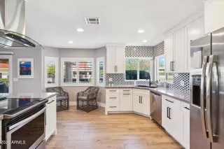 Photo #5: 6641564 Listing